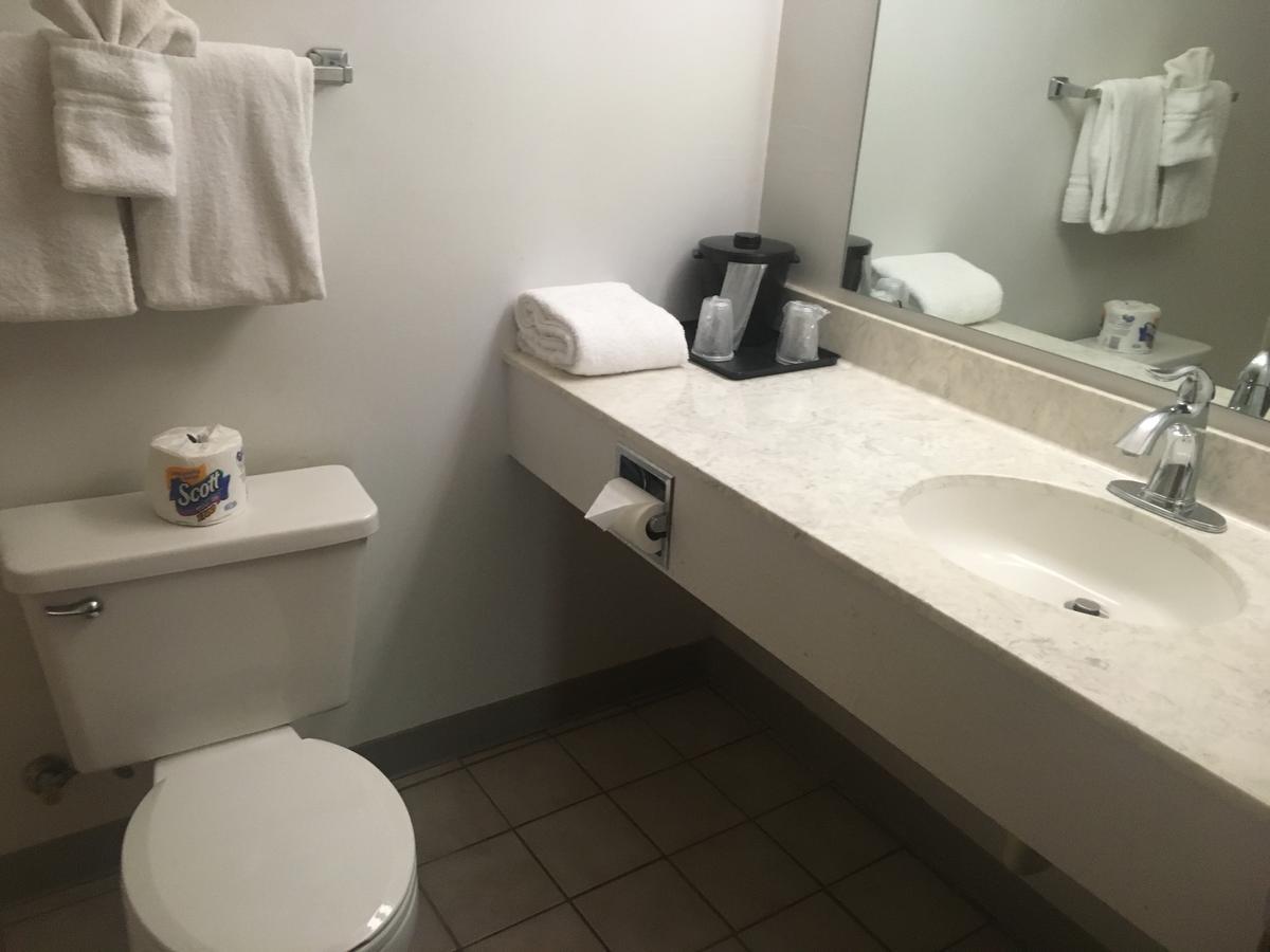 واتكينس غلين Villager Motel & Glen Manor Estate المظهر الخارجي الصورة