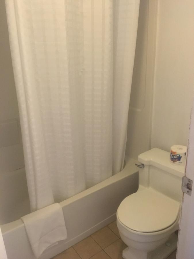 واتكينس غلين Villager Motel & Glen Manor Estate المظهر الخارجي الصورة