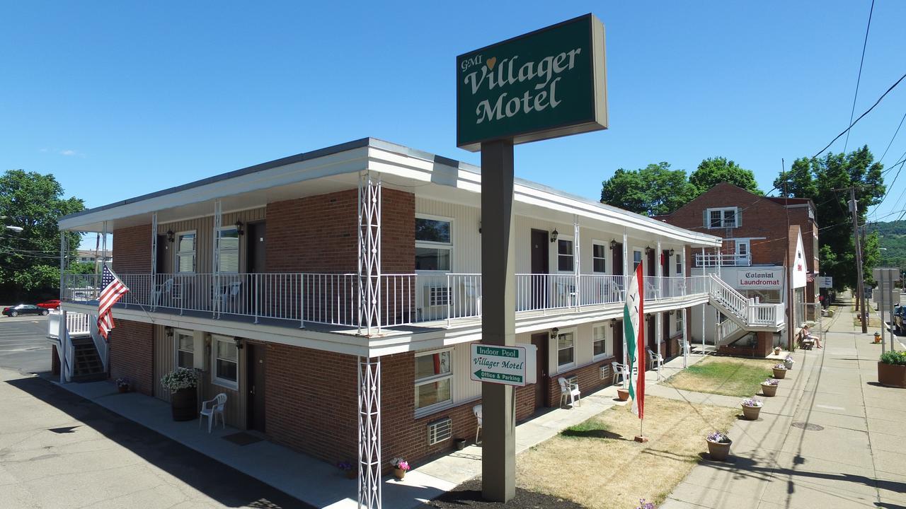 واتكينس غلين Villager Motel & Glen Manor Estate المظهر الخارجي الصورة