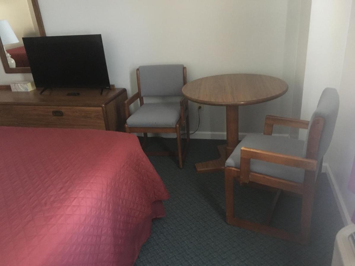 واتكينس غلين Villager Motel & Glen Manor Estate الغرفة الصورة